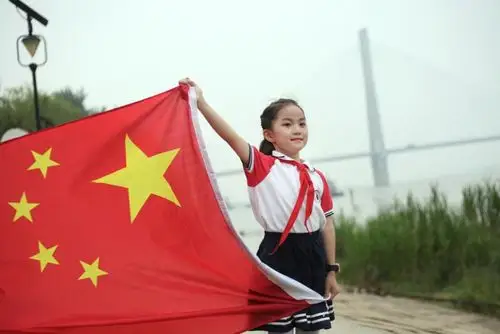 安庆火车站六大宣传点供市民合影,现场将有志愿者引导,拍照