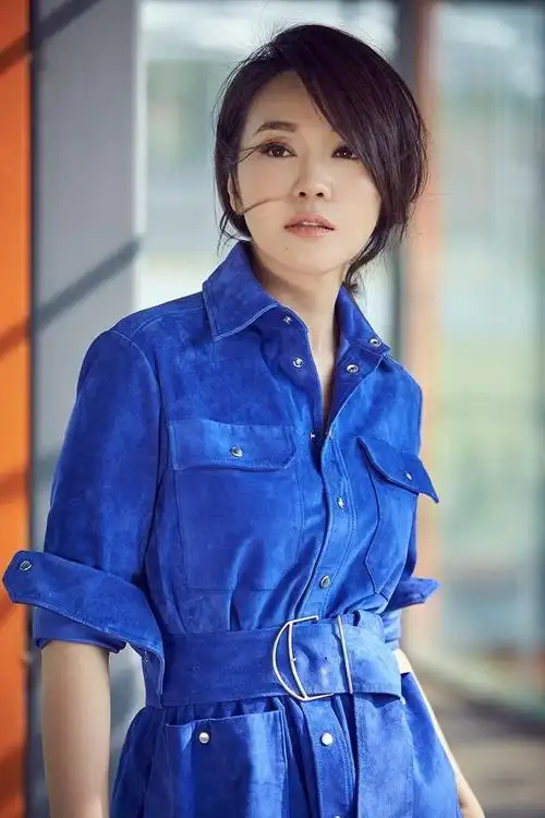 闫妮:隐婚生女,离婚后爆红,如今婚姻状况如何了?