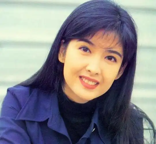 50岁仍像少女被称为玉女掌门人周慧敏凭什么