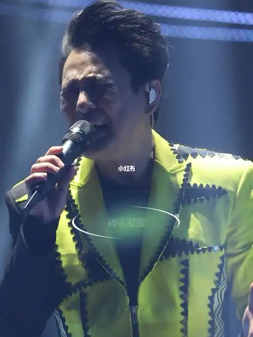 张信哲未来式10无锡站焚情