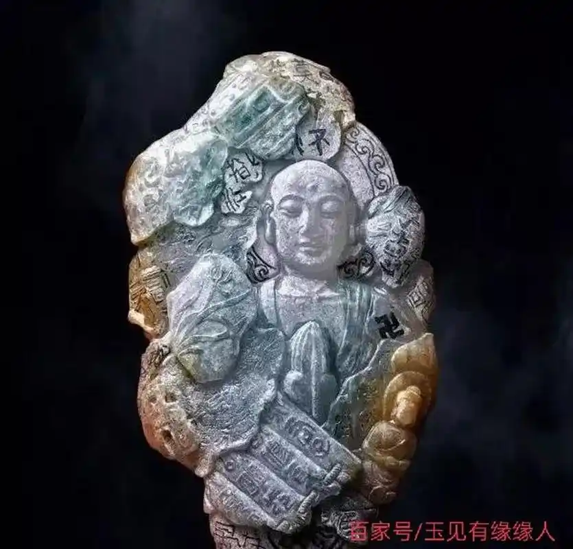 翡翠八破图#宝剑赠英雄,好玉伴贵人,八破图整雕完美,八破又名锦灰堆