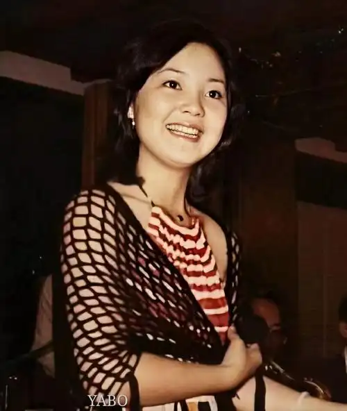 邓丽君各个时期的高清图片