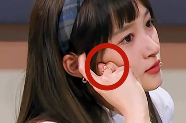 王牌刻意炒cp关晓彤宋亚轩惹争议关晓彤手上戒指藏亮点