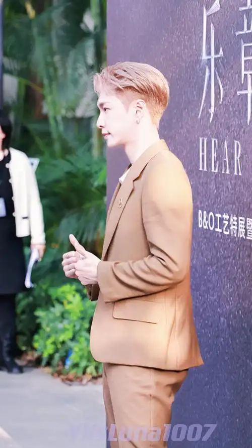 张艺兴[超话]##b&o全球品牌代言人张艺兴