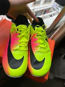 nikefly3钉鞋,队友的600多买的里约配色成色车99新