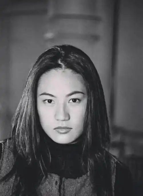 前夫是著名歌星,结婚2年分手,和女儿相依为命_窦唯_高原_成为了