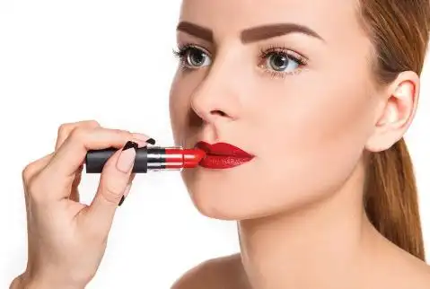 经常涂口红嘴唇会变黑吗涂口红嘴唇变黑怎么办