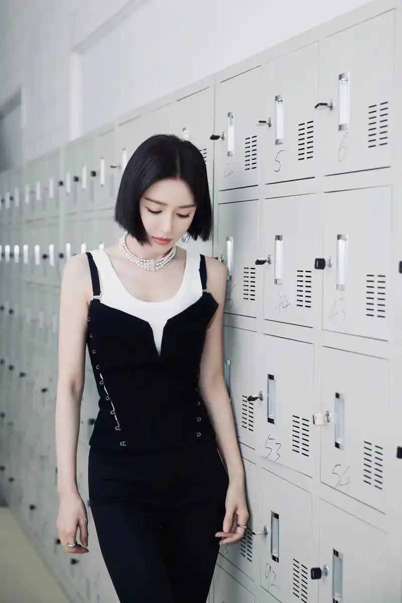 秦岚# 短发秦岚,美丽动人#明星美图大赏