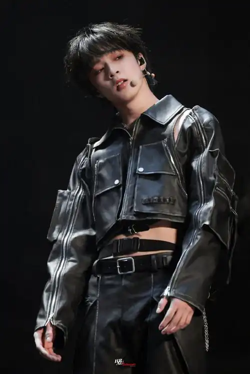 今日星拍放送##刘耀文叁重楼暨出道四周年演唱会