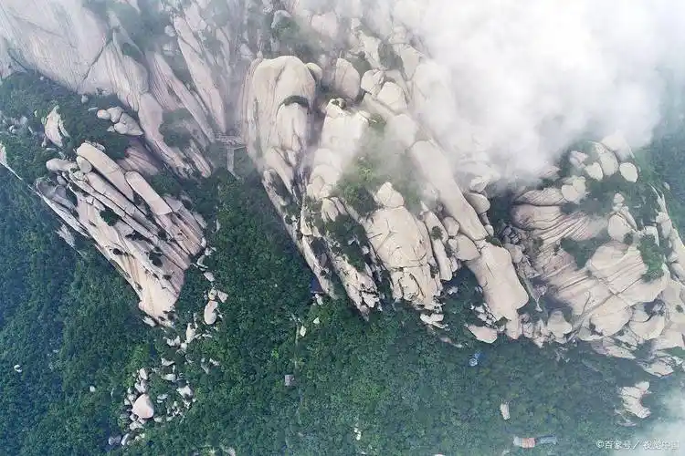 在安徽旅游必去的两座山,你会选哪座?