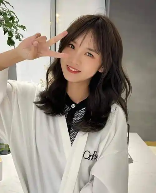 中短发烫发发型图片,中短发发型女2022新款