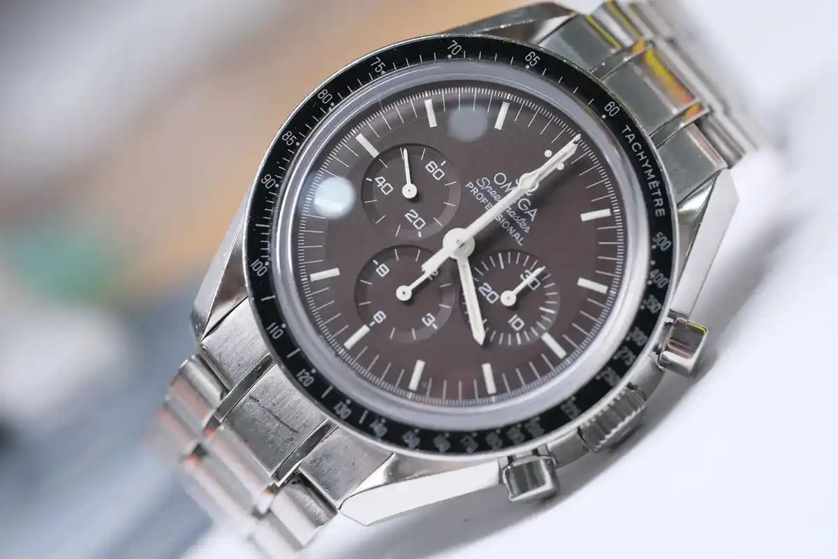 欧米茄超霸系列st105.003腕表正是搭载这款 - 抖音