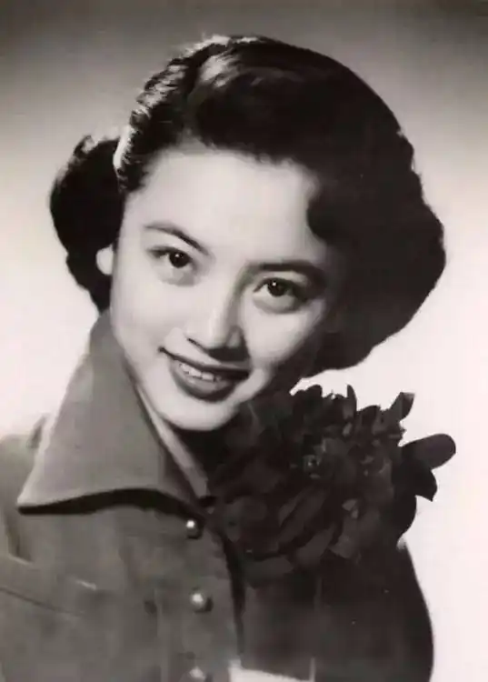 公子哥,富商,导演……一代女神阮玲玉的人生为何会走向悲剧?