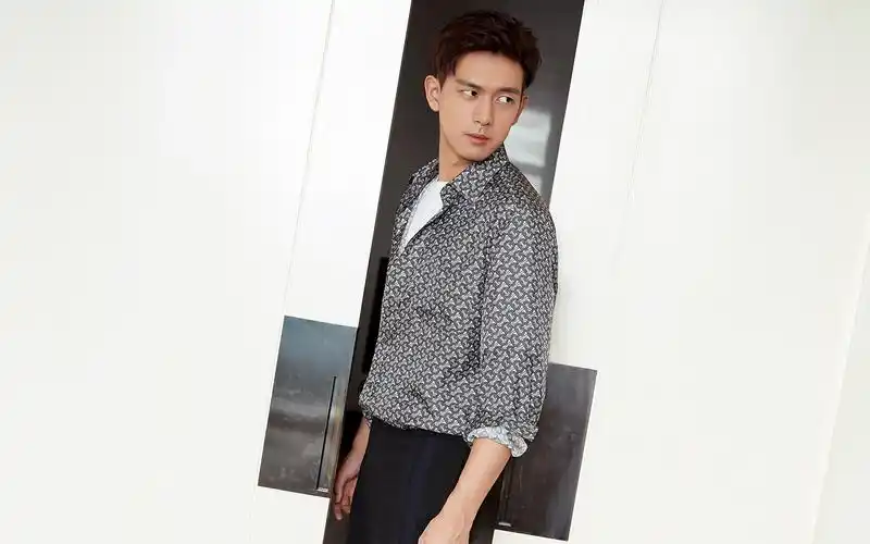 李现阳光帅气写真图片电脑壁纸