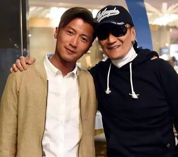 谢贤说漏嘴,张柏芝三胎是我亲孙子?谜团揭晓了_谢霆锋_儿子_人们