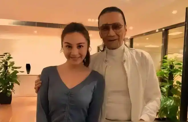 谢贤三年从未碰过的女人分手得到2000万coco与他相恋12年