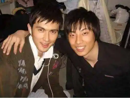 从模特到演员,被姐姐捧红的高伟光,真的过气了吗?_比赛_工作_小时候