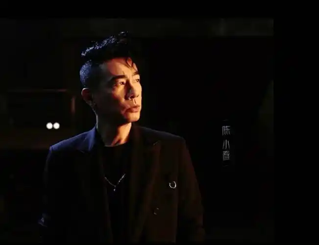 陈小春披荆斩棘的哥哥