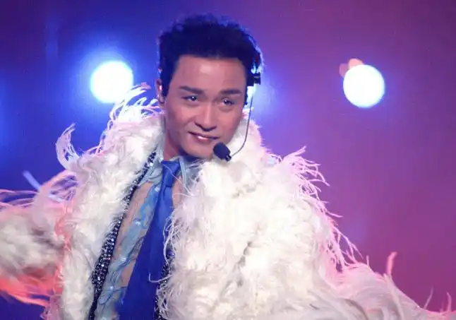 张国荣演唱会旧照:看到图一瞬间再度被圈粉,图五太帅好撩人!