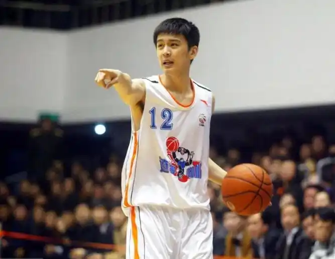 曝杨鸣退役前拒绝多支球队高薪邀请终老辽宁成就一人一城