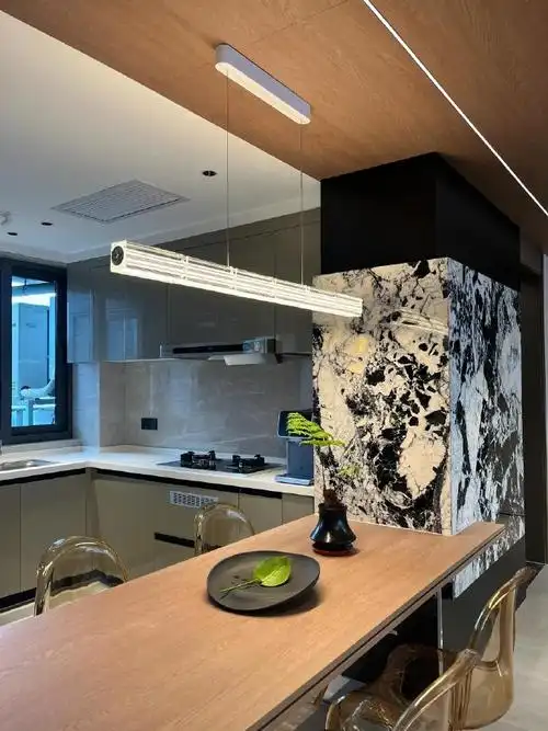 高级感满满的意式风开放式厨房.#室内设计##家居装修