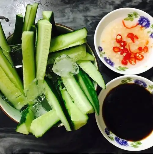 妮妮小妮仔做的冰镇芥末黄瓜条