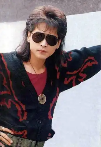 58岁齐秦中年发福变苍老,网友:岁月请对这匹"狼"温柔一点