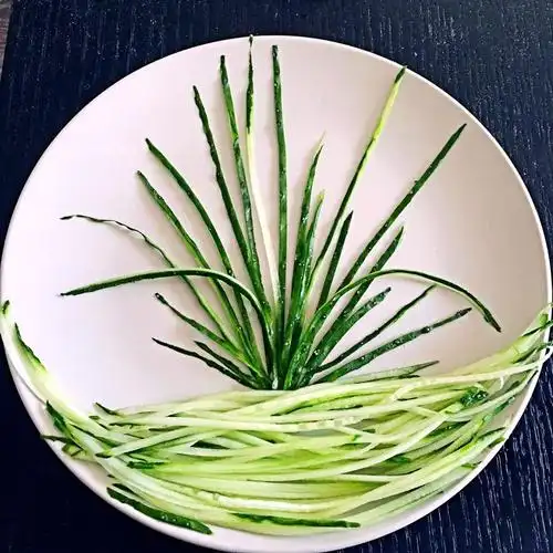 黄瓜造型摆盘