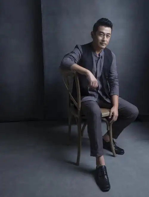 埋头耕耘演技王志飞获金鸡奖最佳男配角殊荣