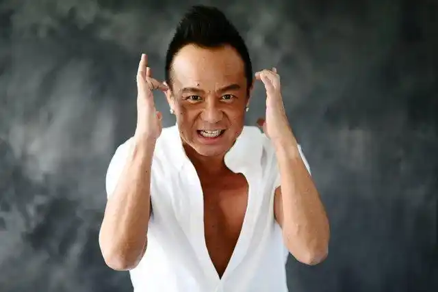 说起歌手黄大炜并不是人尽皆知,但是他那首《那把我灌醉》可是脍炙