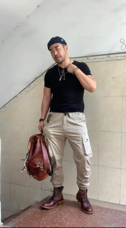 快四十岁的中年大叔,穿什么牌子的衣服比较有品位?-生活百科