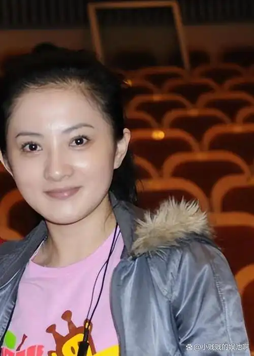 金铭8岁爆红,撒贝宁曾发誓要娶她,43岁仍单身,她都经历了什么