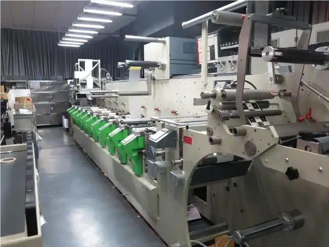 不干胶标签印刷车间