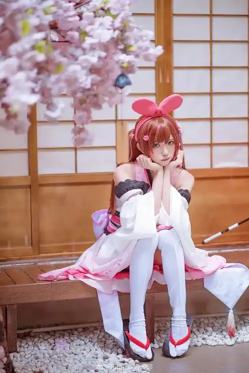 cosplay可爱萝莉美腿白丝