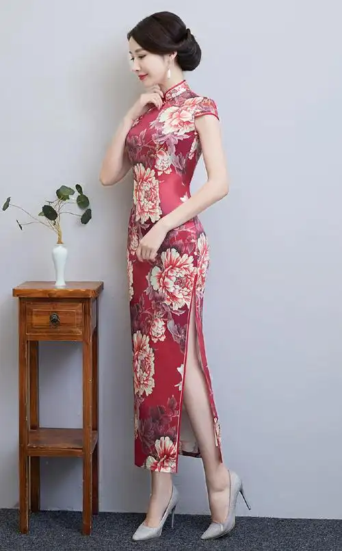 长款旗袍裙就一定是保守古板的?看看这件旗袍裙你就知道答案了