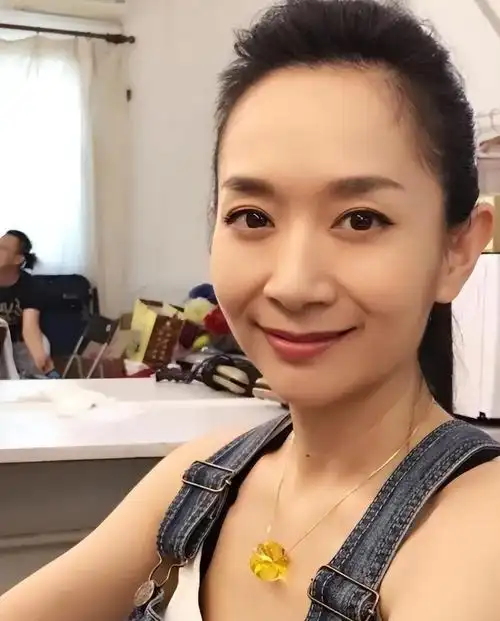 回顾王芳一个人产检带娃一个人做手术却说自己婚姻很幸福