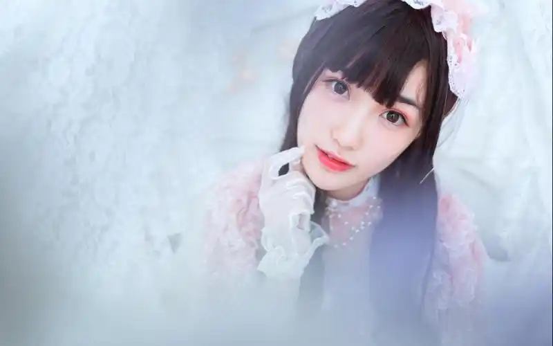 粉嫩美女萝莉小清新桌面壁纸