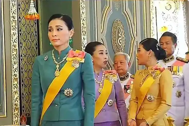 苏提达王后急了68岁泰王将为20位妃子修寝宫丝毫不顾她颜面
