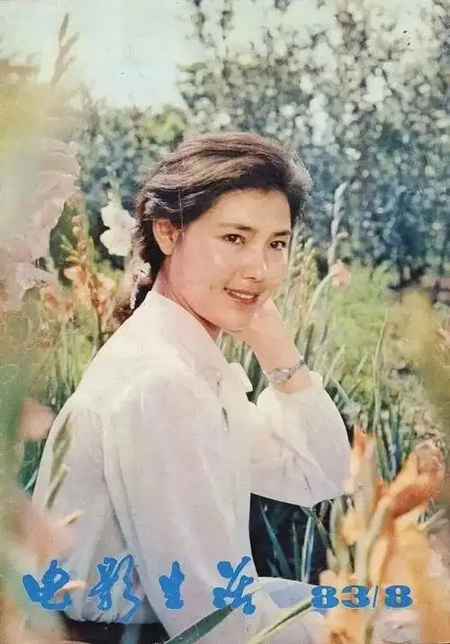 龚雪,姜黎黎合照▲左1龚雪,c位姜黎黎姜黎黎与龚雪也是同时期的演员