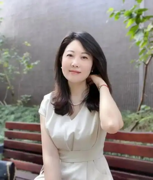 40岁女性如何展现自己的独特风格