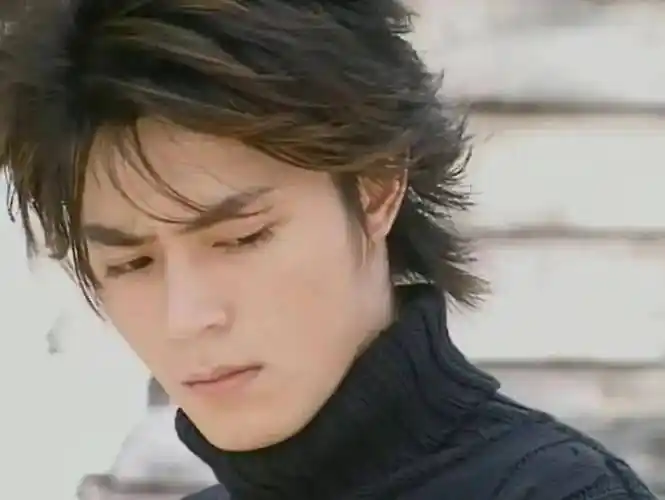 1979年12月26日,霍建华出生于台湾省台北市,祖籍山东烟台龙口.