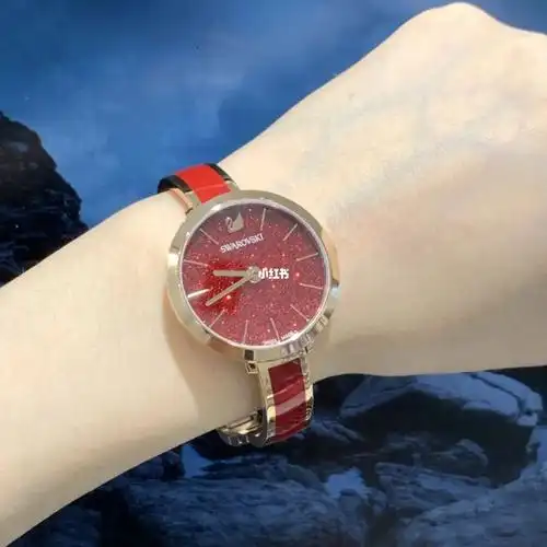 施华洛世奇手镯表新色