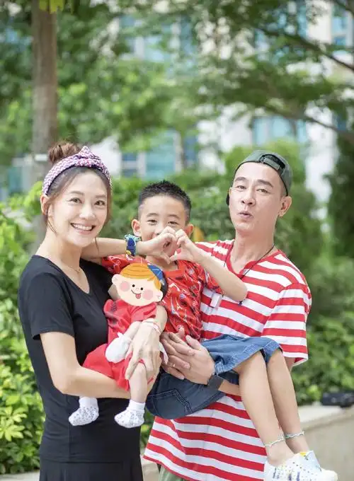 回顾应采儿和陈小春结婚真的是天作之合