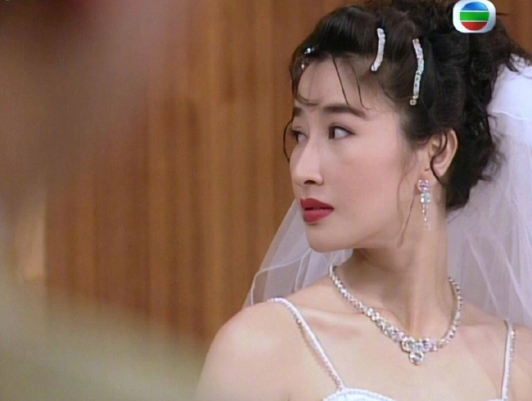 在电视剧《醉打金枝》里面,关咏荷演起大唐升平公主一点都不违和