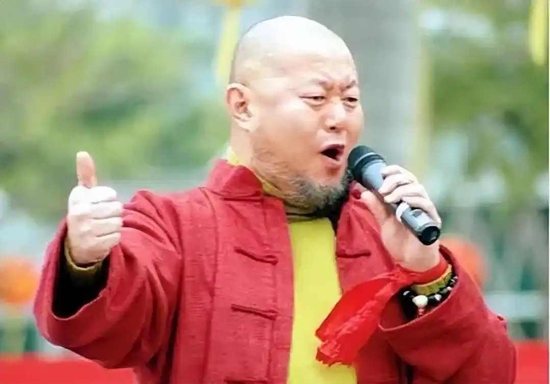 回顾歌手火风收养烈士遗孤两任妻子亲如姐妹今选择皈依佛门