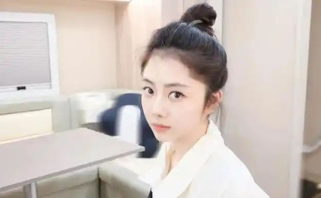 329娱乐赵丽颖王一博杨洋龚俊罗云熙谭松韵唐嫣金晨邓为刘学义