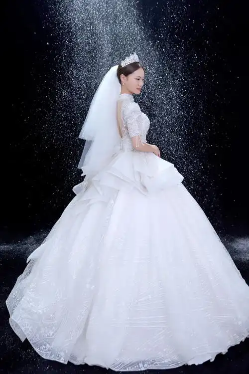 等了一个多月的婚纱照终于出来了#晒一晒我的婚纱照 #每个女孩 - 抖音