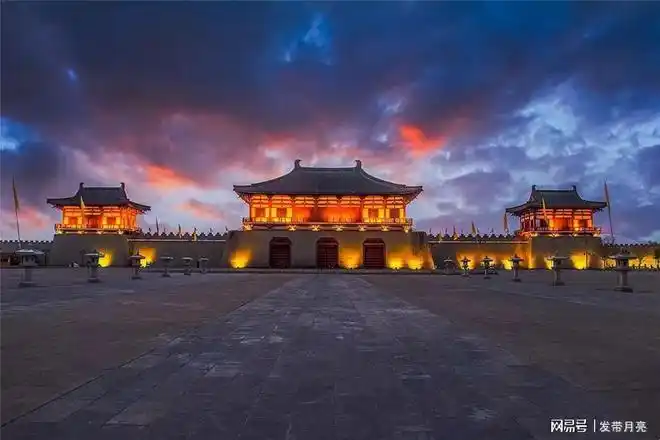 三,地理环境不一样东汉时期,洛阳的重要性已经逐渐被凸显出来.