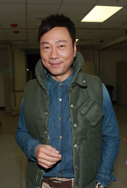 tvb小生黎耀祥常驻内地发展接商演做直播带货已在广东置业