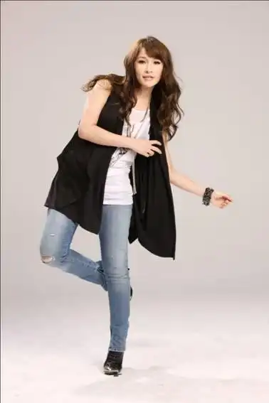 萧亚轩蒙牛随变广告花絮曝光 百变天后上演"美人计"